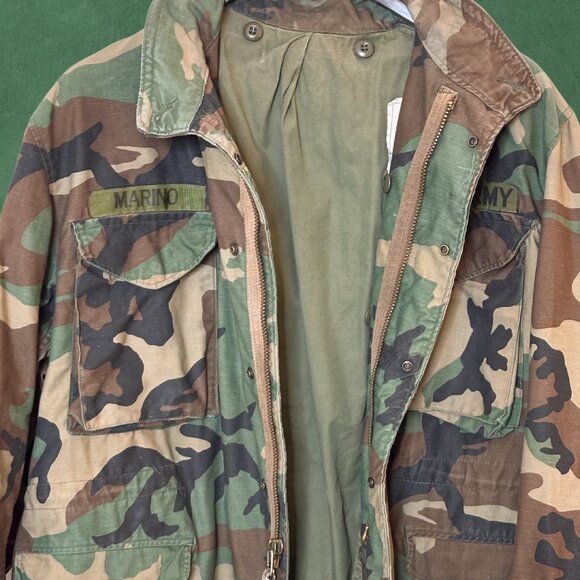 U.S. Army M-65 Cold Weather Field Coat & Hood w/ Woodland Camo Pattern (Large) - Picture 11 of 16